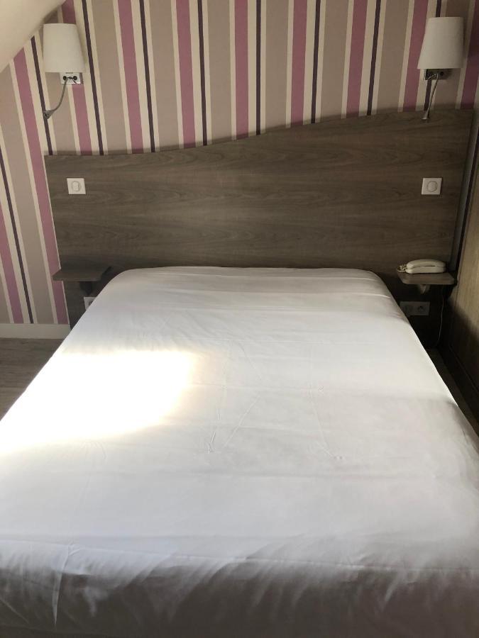 Briouze Restaurant Hotel Logis Chez Sophie מראה חיצוני תמונה