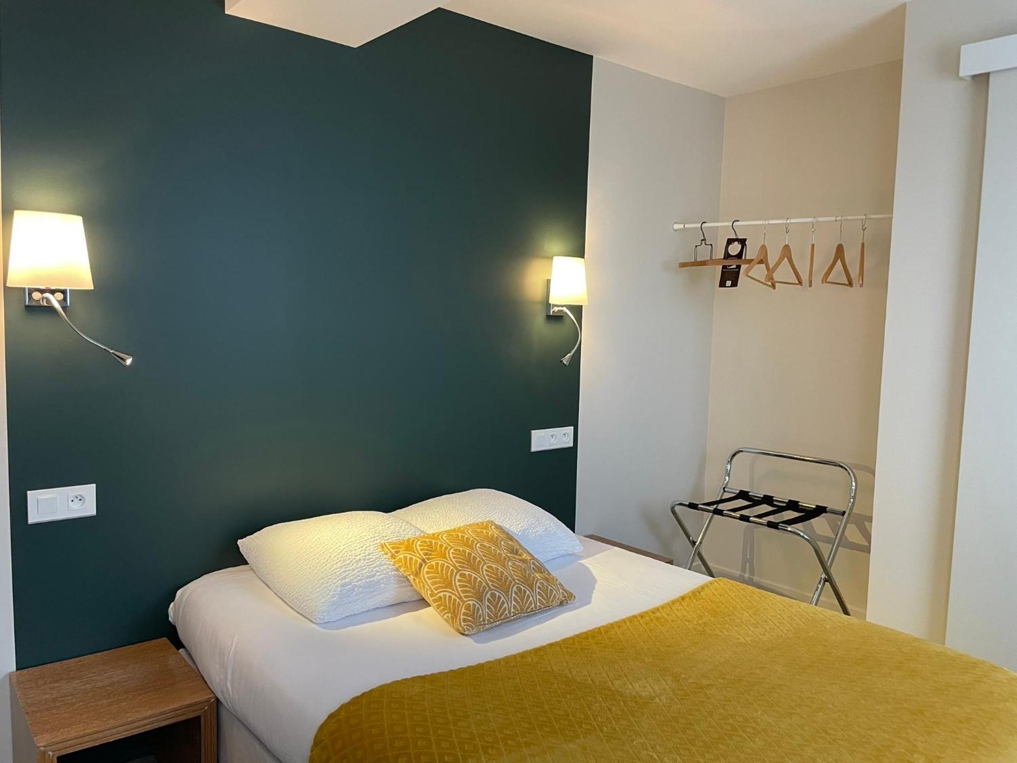 Briouze Restaurant Hotel Logis Chez Sophie מראה חיצוני תמונה