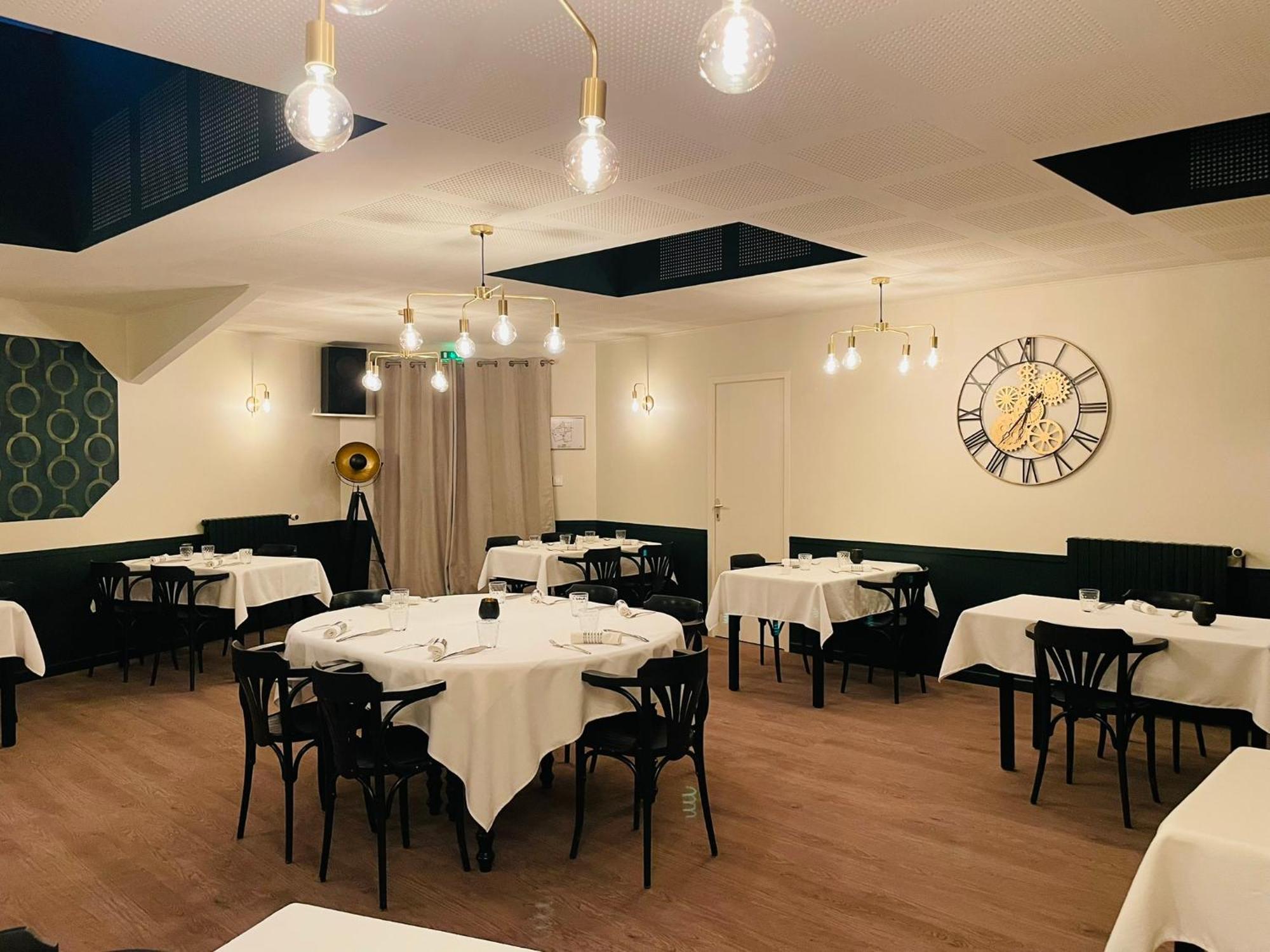 Briouze Restaurant Hotel Logis Chez Sophie מראה חיצוני תמונה